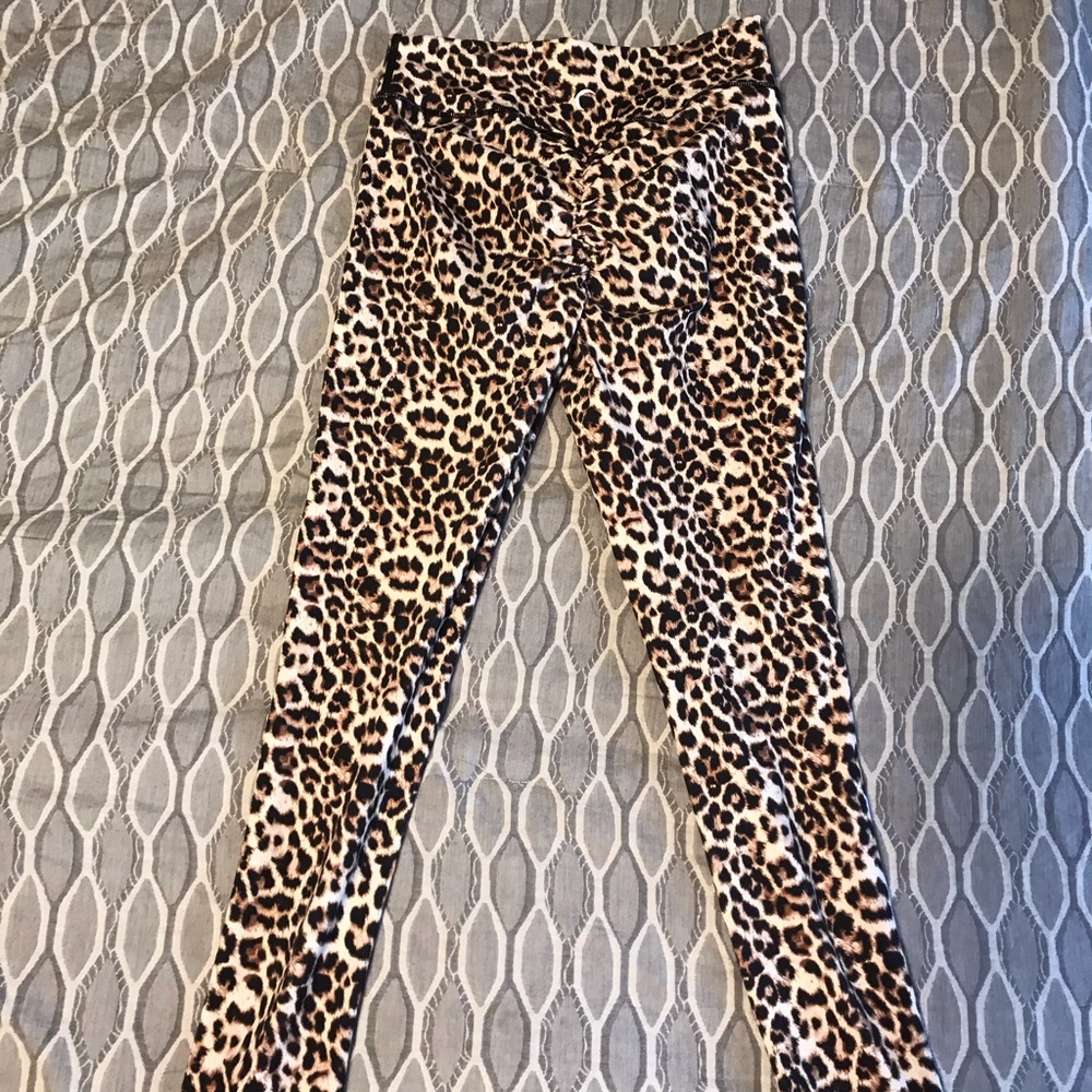 Zyia Brilliant Leopard leggings